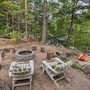 4-Season Retreat With Hot Tub And Dock On Locke Lake! Barnstead Exterior photo