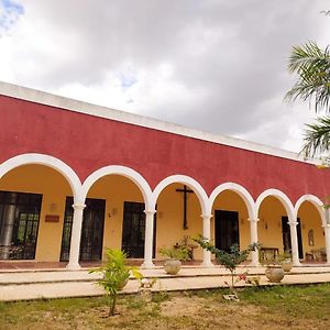 Hacienda Santa María de Batzan By Rotamundos Acomodação com café da manhã Dzibikak Exterior photo