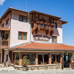 Family Hotel Panorama Chiflik Exterior photo