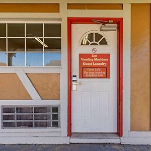 Econo Lodge Pryor Creek Exterior photo