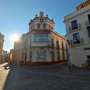 Hotel Cervantes Badajós Exterior photo