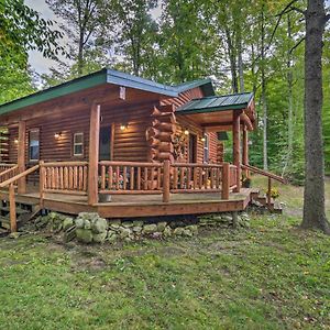 Updated Manistique Log Cabin, Yard And Fire Pit Vila Exterior photo