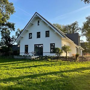 'T Huis Van De Buren - Drie Unieke Boerderijkamers In Lutten Exterior photo