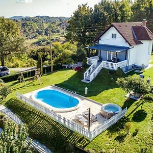 Odisea Hill House - Modern Holiday Home With Swimming Pool, Sauna, Jacuzzi, Wifi And 2 Bedrooms, Near Varazdin Gacice Exterior photo