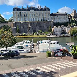 Au Logis Cosy, Vue Sur Le Port Et Le Chateau, Plein Centre, Stationnement Facile Apartamento Sablé-sur-Sarthe Exterior photo