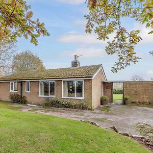 Hall Farm Bungalow Shirley  Exterior photo