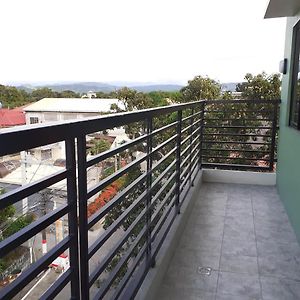 Sienna'S Flat And Transient House Apartamento Laoag Exterior photo