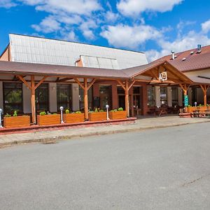 Lidovy Dum Halenkov Hotel Exterior photo