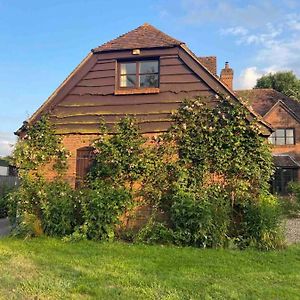 Stylish Getaway In The Heart Of The Pewsey Vale Apartamento Exterior photo