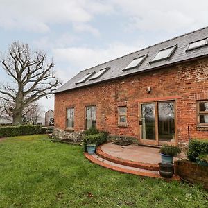 The Granary Vila Raglan Exterior photo