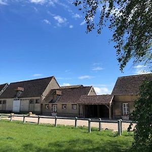 Sainte Suzanne Gite De La Charreterie Vila Les Baux-de-Breteuil Exterior photo