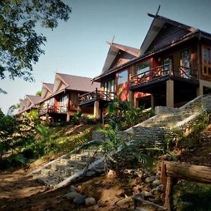 Mr Charles River View Lodge Hsipaw Exterior photo