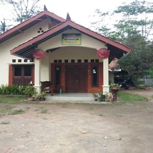 Balkondes Griya Perpil Hotel Magelang Exterior photo