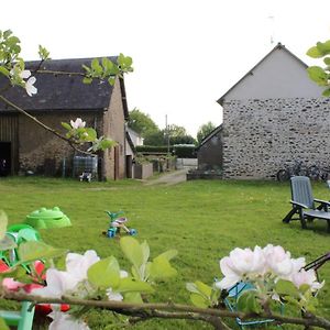 La Lavandiere Vila La Chapelle-au-Riboul Exterior photo