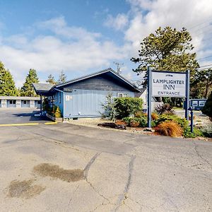 Lamplighter Inn Bandon Exterior photo