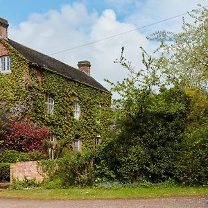 Finest Retreats - The Farmhouse Vila Ashbourne  Exterior photo