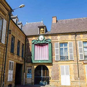 Apartment A Stone S Throw From The Town Center Charleville-Mézières Exterior photo