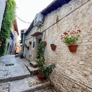 Storico Casa Di Pelegrini Vila Poggio Moiano Exterior photo