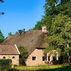 Aan De Dwarsweg Hotel Uffelte Exterior photo