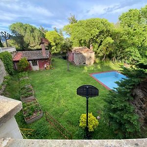 Pequeña masía en el bosque con piscina y juegos Apartamento Bescanó Exterior photo