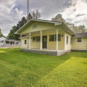 Chic Watervliet Digs - Walk To Paw Paw Lake! Exterior photo