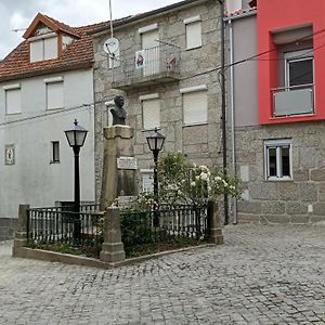 Casa Do Pelourinho - T0 Vila Loriga Exterior photo