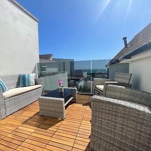 Coastline Retreats - Stunning Balcony Apartment With Sea Views - Alice In Wonderland Themed Secret Room - Luxury Copper Bath In Master Bedroom Bournemouth Exterior photo