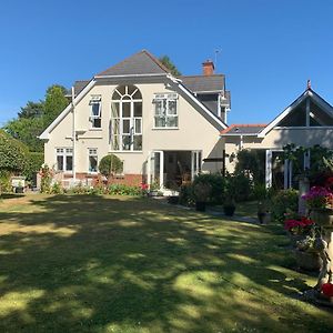 Heatherdene House Acomodação com café da manhã Wimborne Minster Exterior photo