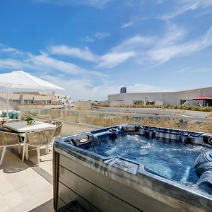 Super Luxury Penthouse With Hot Tub And Pool Apartamento Tal-Franciz Exterior photo