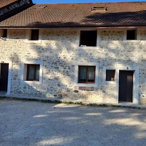 Le Gite De La Ferme Apartamento Belley Exterior photo