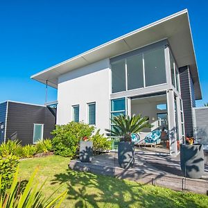 Beachy On Bream - Ruakaka Holiday Home Exterior photo