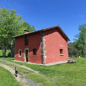 Gite La Roche Vila Bertignat Exterior photo