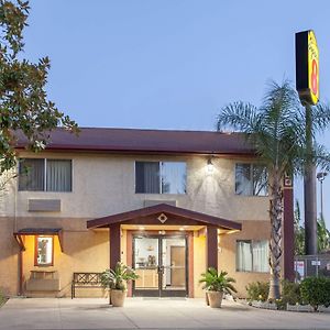 Super 8 By Wyndham Selma/Fresno Area Hotel Exterior photo