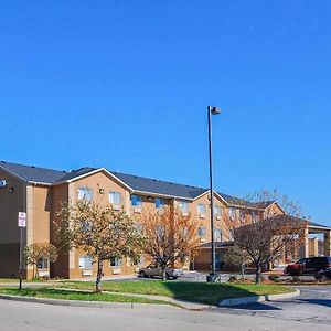 Comfort Inn & Suites North Greenfield Exterior photo