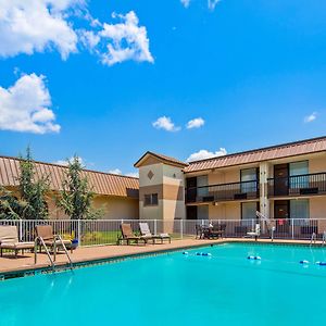 Best Western Tulsa Airport Hotel Exterior photo