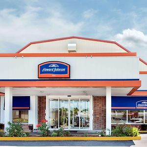 Howard Johnson By Wyndham Burlington Exterior photo