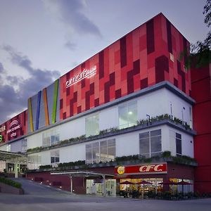 Amaris Hotel Ponorogo Exterior photo