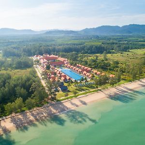 Le Menara Khao Lak Hotel Exterior photo