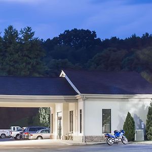 Super 8 By Wyndham Daleville/Roanoke Exterior photo