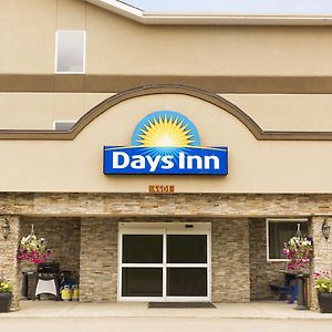 Days Inn By Wyndham Chetwynd Exterior photo