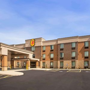 Super 8 By Wyndham St. Louis North Hotel Exterior photo