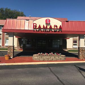 Ramada By Wyndham Albert Lea Exterior photo