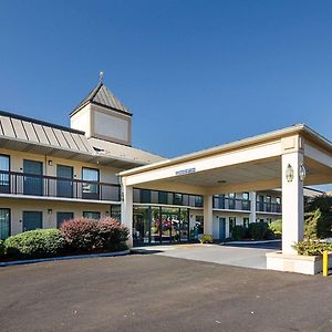 Quality Inn Troutville - Roanoke North Exterior photo