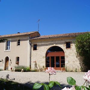 Chateau Le Livey Acomodação com café da manhã Saint-Pierre-d'Aurillac Exterior photo