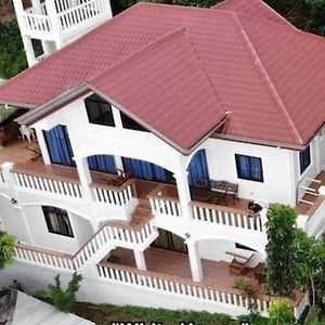 Charming 6-Bed House In Puerto Galera Vila Exterior photo