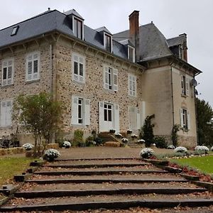 Domaine Du Castellare Acomodação com café da manhã Le Chalard Exterior photo