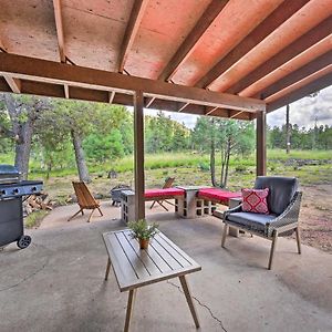Peaceful Strawberry Cabin Fire Pit And Hot Tub Vila Pine Exterior photo
