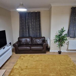 Dartford Cosy And Spacious 3 Bedroom House Netflix And Sport Channels Exterior photo