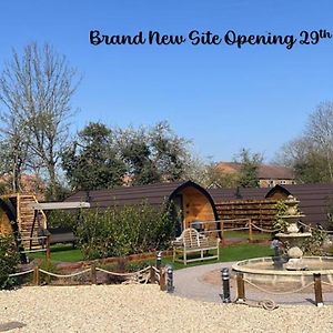 Peacock Lake Glamping Vila Nottingham Exterior photo