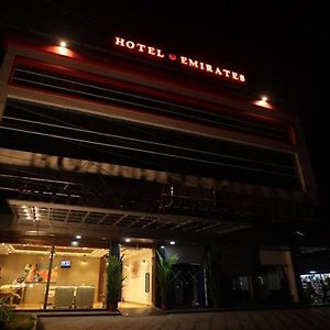 Hotel Emirates Kannangad Exterior photo